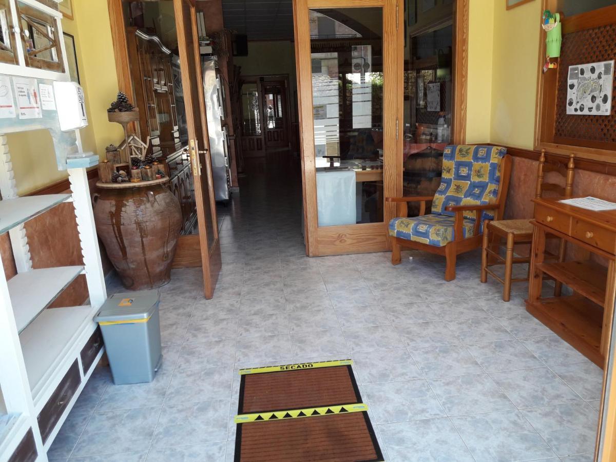 Hostal Casa Barcelo 오르타 데 산트 호안 외부 사진